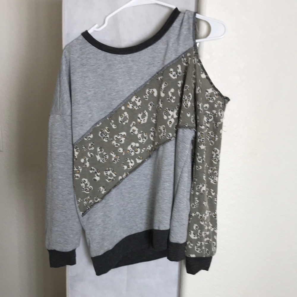 Gray Cold-Shoulder Patchwork Sweater with Olive Leopard Panel